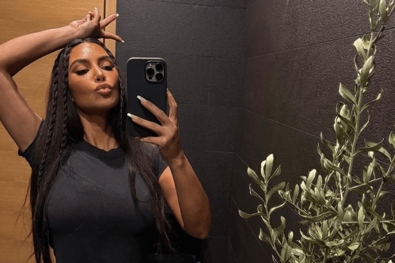 Kim Kardashian reviews Khloe Kardashian's perfume